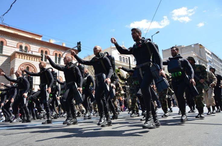 Εντολή σε ΟΥΚ για την παρέλαση της 25ης Μαρτίου: Τραγούδια ναι, συνθήματα όχι