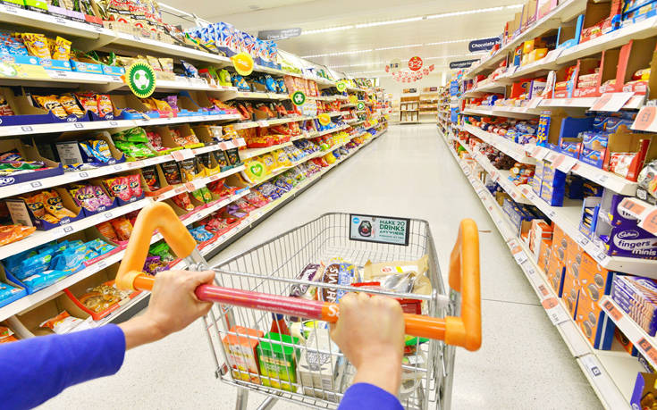 ΦΠΑ: Τι λένε οι εκπρόσωποι των σούπερ μάρκετ για τη μείωση των τιμών