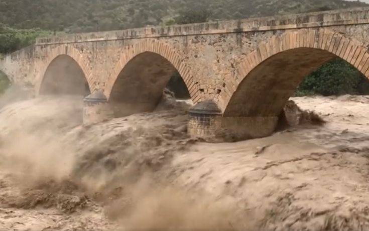 Κινδυνεύει γέφυρα ηλικίας 135 ετών από την κακοκαιρία στην Κρήτη