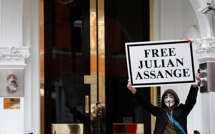 Τζούλιαν Ασάνζ: Απορρίφθηκε αίτημα για την ερήμην κράτησή του