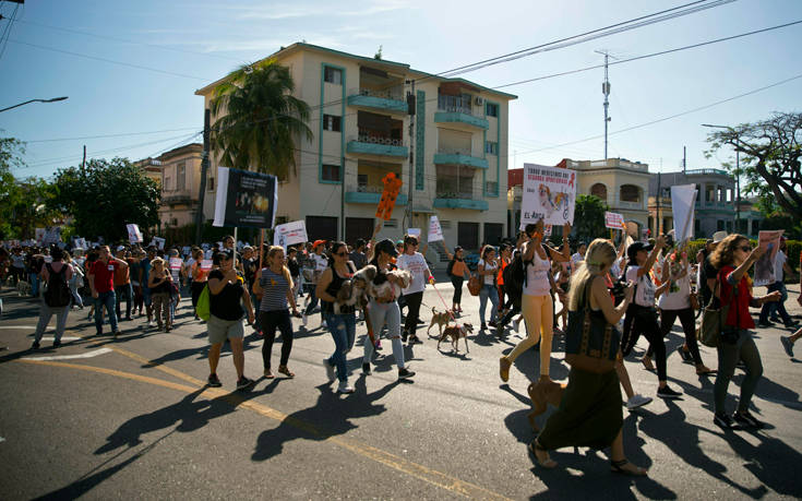 Η πρώτη πορεία διαμαρτυρίας στην Κούβα είναι γεγονός