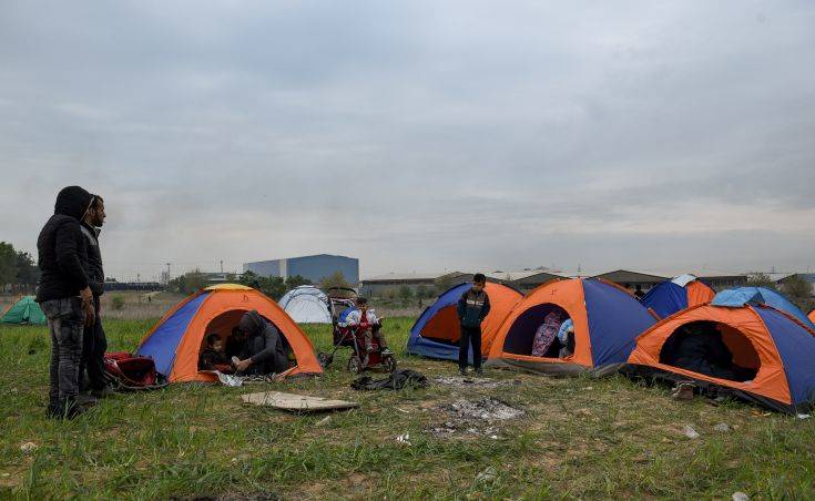 Ολονύχτια επιχείρηση εκκένωσης στον καταυλισμό στα Διαβατά