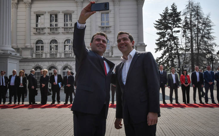 Η θερμή υποδοχή του Ζάεφ στον Τσίπρα και η σέλφι των δύο πρωθυπουργών