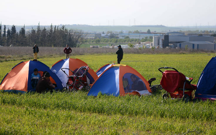 Πάνω από 1.000 πρόσφυγες και μετανάστες έχουν κατασκηνώσει στα Διαβατά