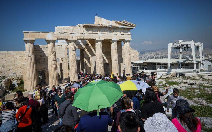 Αναλαμβάνει δράση το υπ. Πολιτισμού μετά τον κεραυνό στην Ακρόπολη