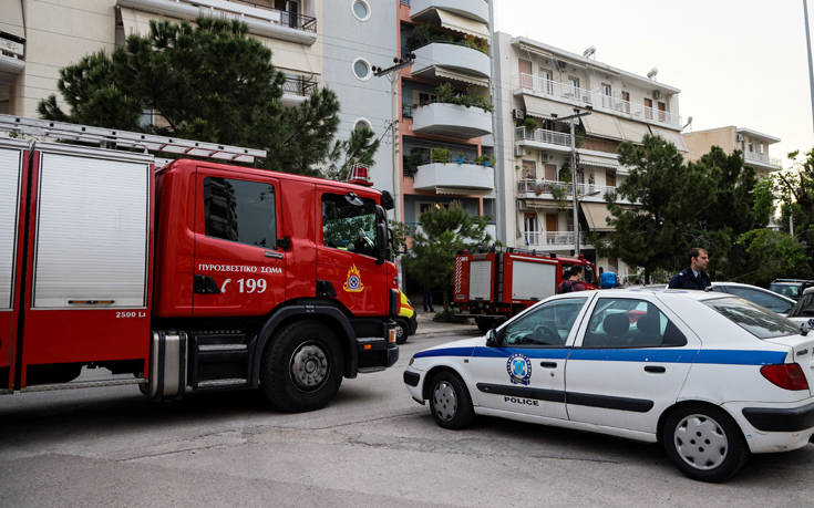 Συνεχίζεται το θρίλερ ομηρείας στη Νέα Σμύρνη