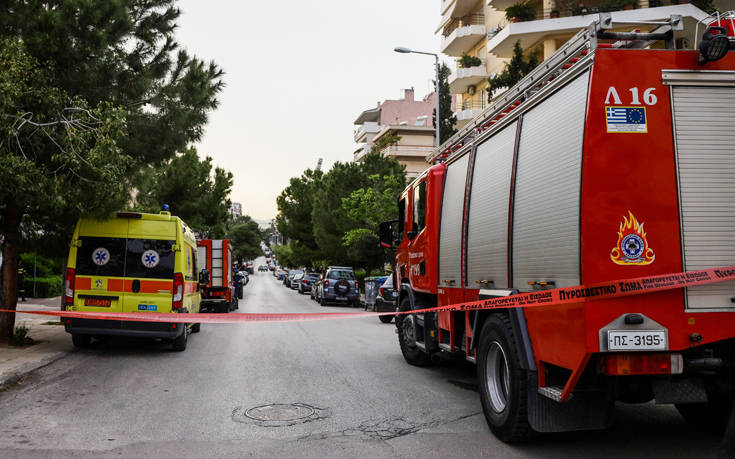 Ολονύχτια ομηρία στη Νέα Σμύρνη, παραμένουν στο διαμέρισμα πατέρας και γιος