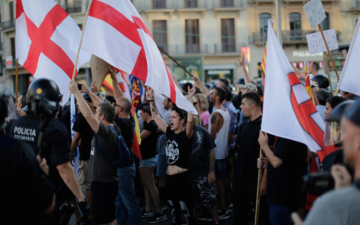 «Τα ακροδεξιά κόμματα ενδέχεται να κατακτήσουν το 25% του Ευρωκοινοβουλίου»