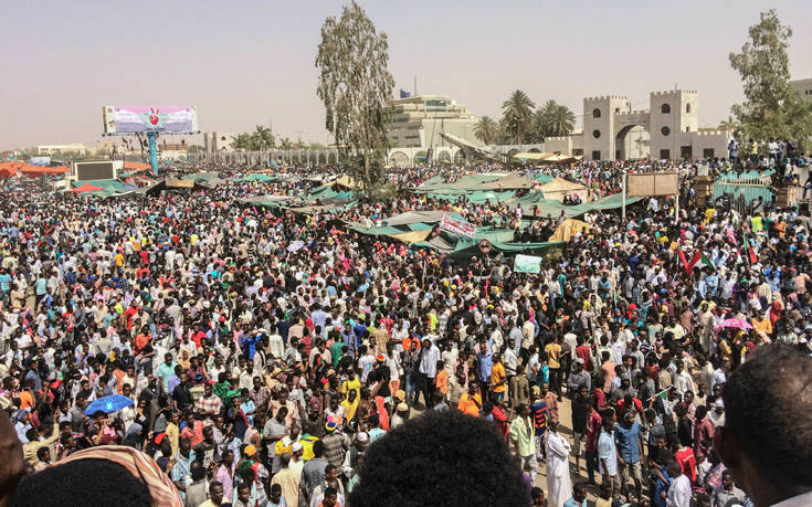 Στη φυλακή ο ανατραπείς πρόεδρος του Σουδάν