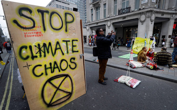 Σόιμπλε: Πρέπει ν’ αλλάξουμε τη ζωή μας για να προστατεύσουμε το κλίμα