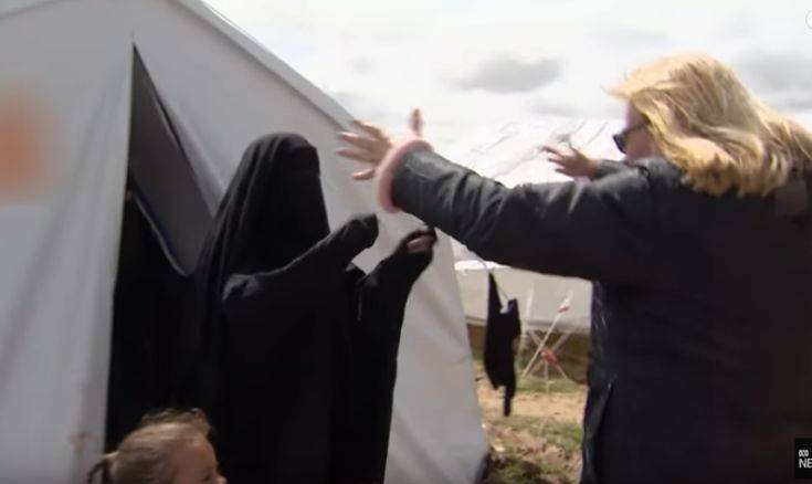Μία γιαγιά από την Αυστραλία βρήκε τα εγγόνια της σε καταυλισμό με «νύφες του ISIS»