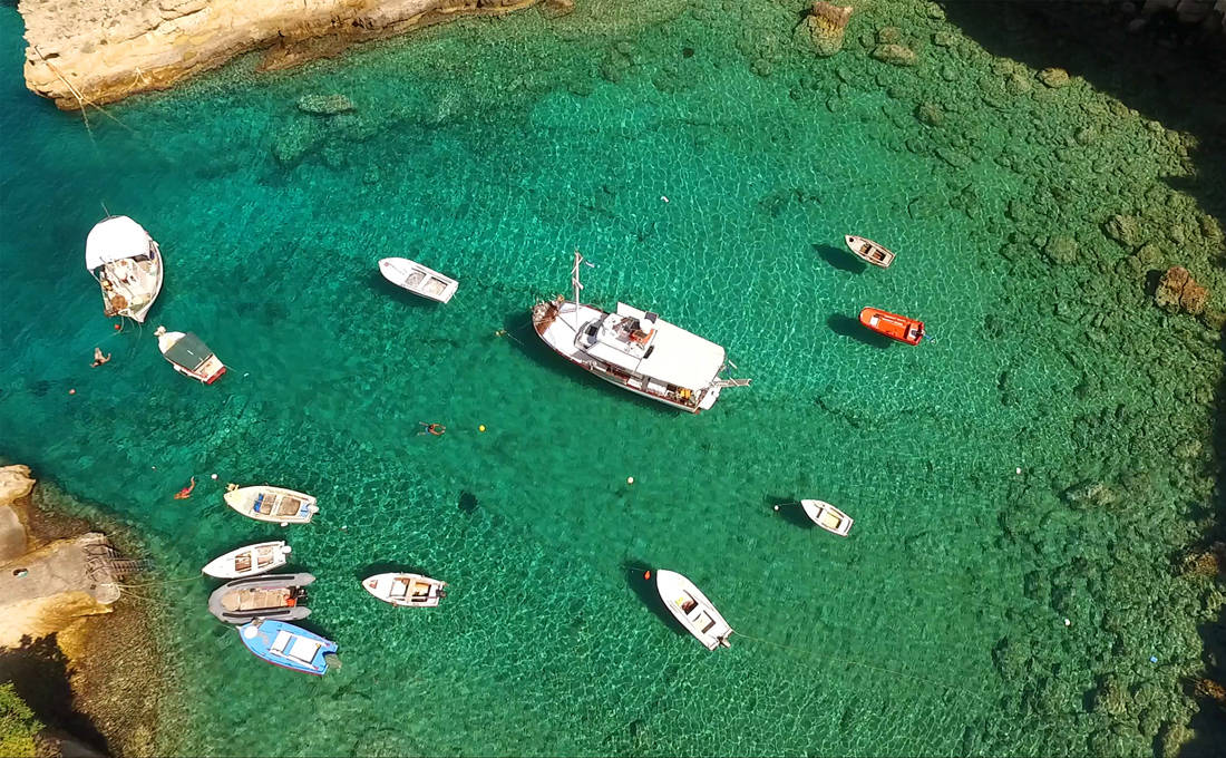 Η Λακωνική Μάνη έχει μυστική γωνιά που σε ταξιδεύει σε μέρη εξωτικά