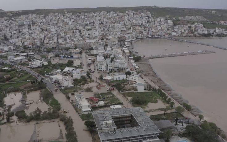 «Βούλιαξε» η Κρήτη από την κακοκαιρία, διασώθηκαν 22 άνθρωποι