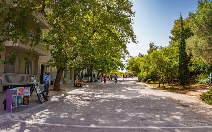 Τέσσερα στέκια στην Ακρόπολη για ανοιξιάτικο καφέ