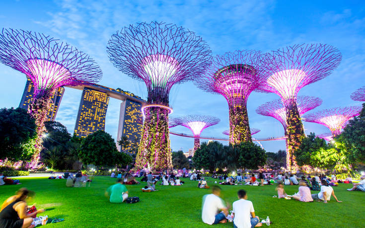 Ένας φουτουριστικός κήπος στην καρδιά της Σιγκαπούρης