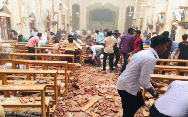 Αιματηρές εκρήξεις σε δύο εκκλησίες στη Σρι Λάνκα