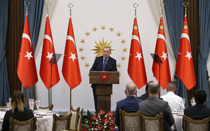 Ερντογάν: Θα κερδίσουμε όσους συνωμοτούν για να παγιδεύσουν την τουρκική οικονομία