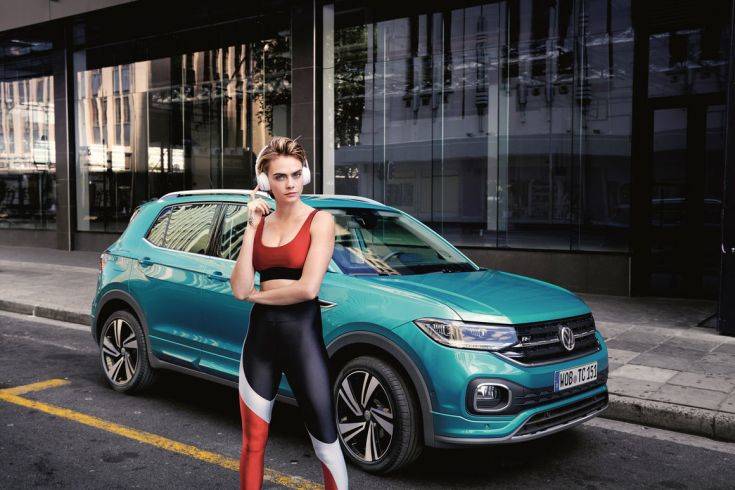 H Κάρα Ντελεβίν «πρέσβειρα» του VW T-Cross