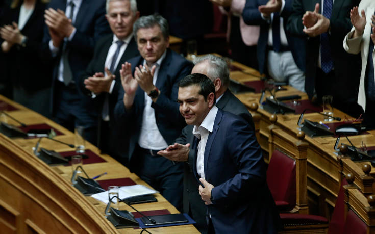 Ψήφος εμπιστοσύνης: Οι πανηγυρισμοί των κυβερνητικών στελεχών για το αποτέλεσμα