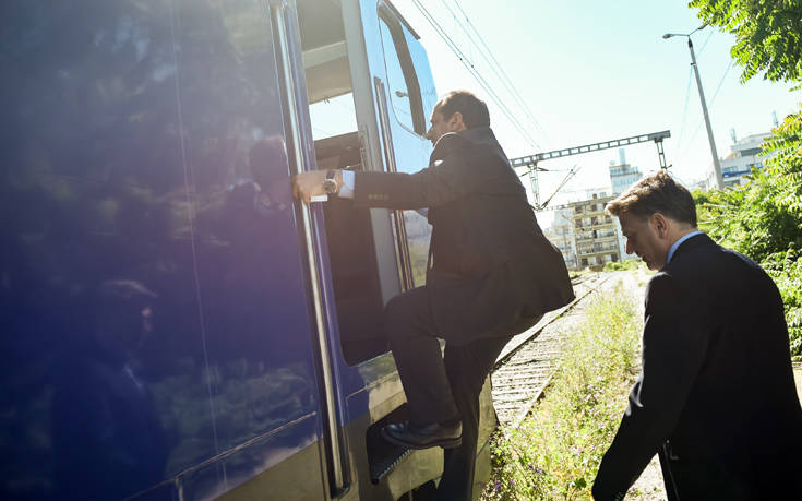 Με τη γυναίκα και το γιο του Λαμπράκη στο Intercity Express ο Σπίρτζης