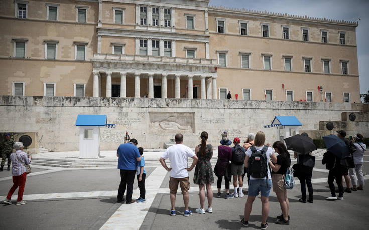 Ηγετικό μέλος του Ρουβίκωνα για επίθεση με μπογιές στη Βουλή: Θα πάω φυλακή