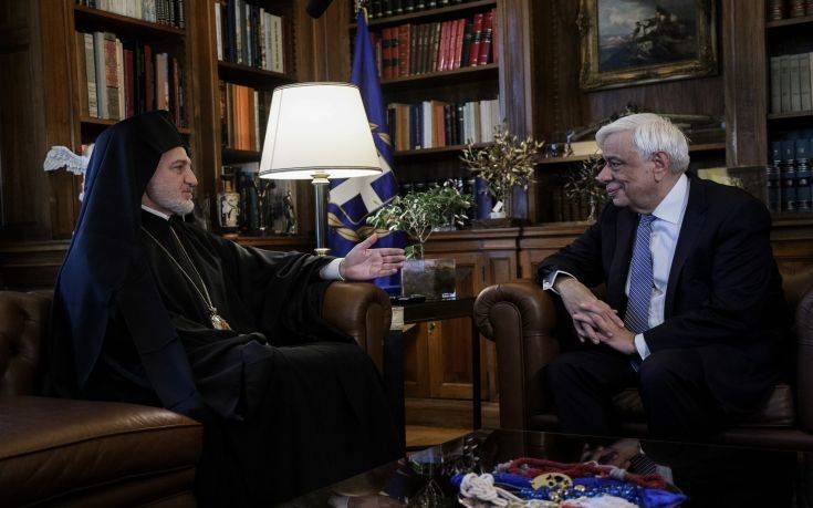 Με τον Αρχιεπίσκοπο Αμερικής Ελπιδοφόρο συναντήθηκε ο Προκόπης Παυλόπουλος