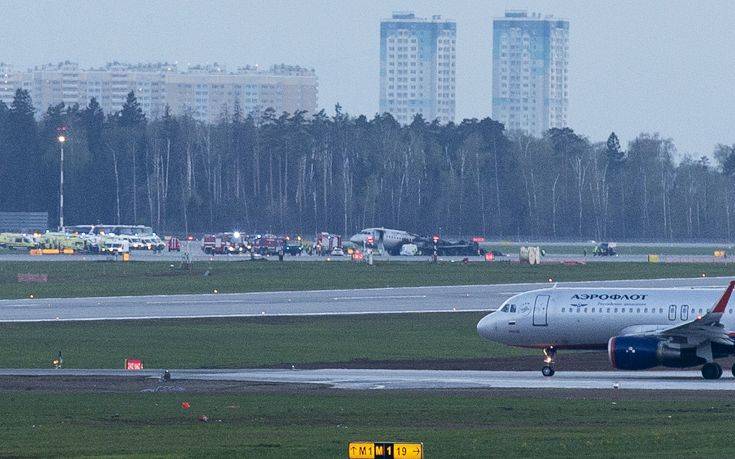 Ρωσία: Τραγωδία με 13 νεκρούς από φωτιά σε αεροπλάνο
