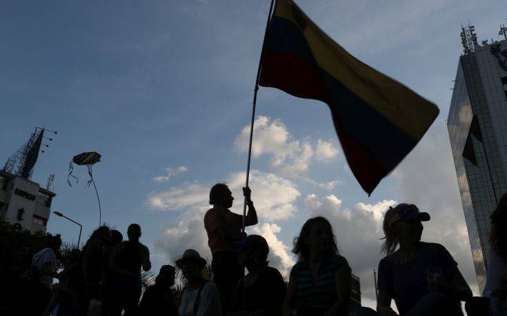 Άνοιξαν τα σύνορα της Βενεζουέλας με Βραζιλία και Αρούμπα