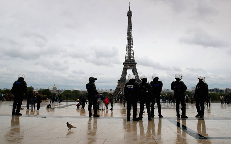 Κορονοϊός: 100.000 αστυνομικοί στους δρόμους της Γαλλίας