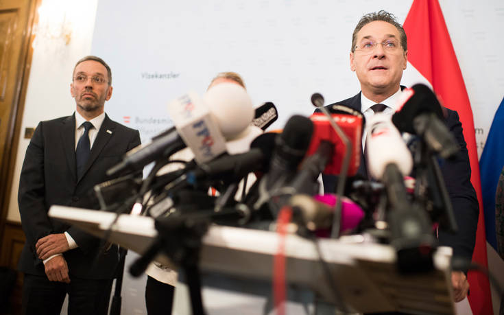 Σκάνδαλο στην Αυστρία: Έτοιμο να αποσύρει τους βουλευτές του από την κυβέρνηση το FPO
