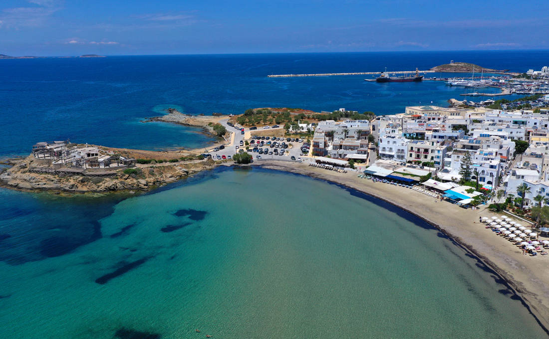 Όταν κοιτάς τη Νάξο από ψηλά, μοιάζει με ζωγραφιά