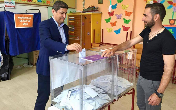 Εκλογές 2019: Στην ιδιαίτερη πατρίδα του το Ηράκλειο ψήφισε ο Λευτέρης Αυγενάκης