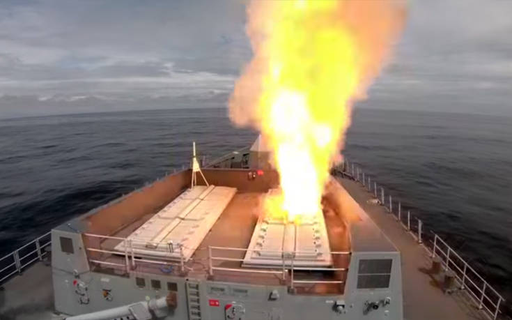 Δείτε ένα αγγλικό πολεμικό πλοίο να δοκιμάζει τους πυραύλους του