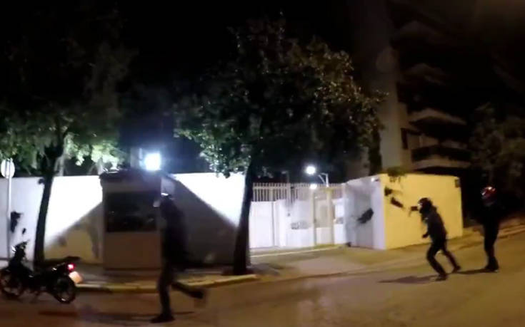 Το βίντεο από την επίθεση του Ρουβίκωνα στο σπίτι του Αμερικανού πρέσβη