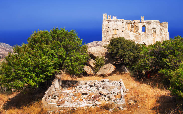 Το μοναστήρι και ο Πύργος της Αγιάς στη Νάξο