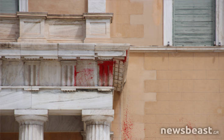 Οι τρεις επιθέσεις του Ρουβίκωνα στη Βουλή