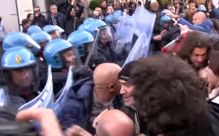Η Νάπολη υποδέχθηκε τον Σαλβίνι με διαδηλώσεις και επεισόδια