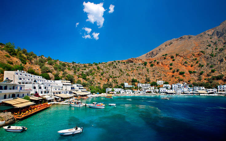 Κρήτη: Το προφίλ των τουριστών που την επισκέπτονται – Ποιες παραλίες προτιμούν και ποια προϊόντα αγοράζουν