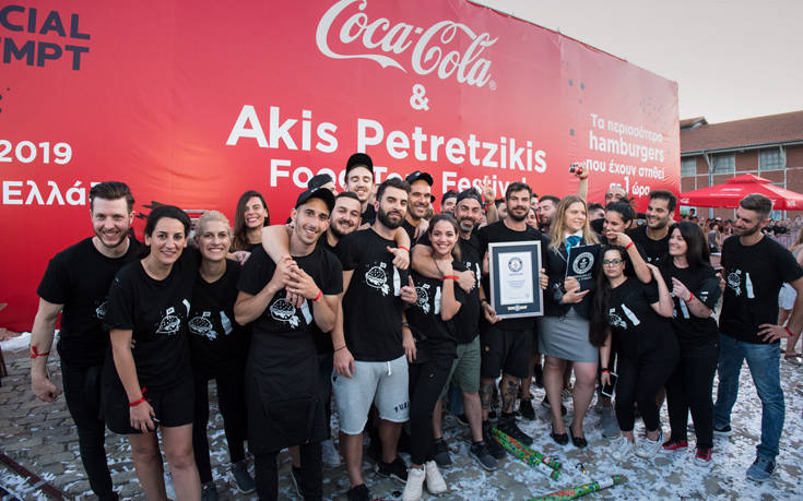 Ο Άκης Πετρετζίκης έσπασε ένα από τα GUINNESS WORLD RECORDS ™στη Θεσσαλονίκη – Newsbeast