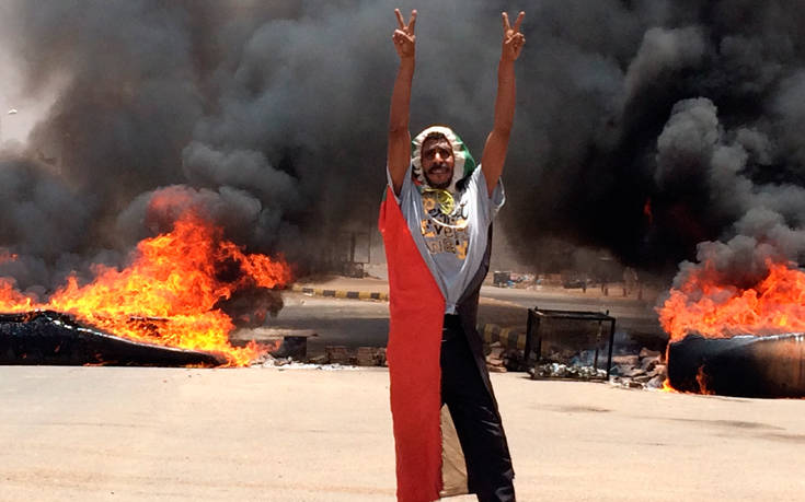 Σουδάν: Η στρατιωτική ηγεσία άνοιξε πυρ σε διαδηλωτές, 13 οι νεκροί