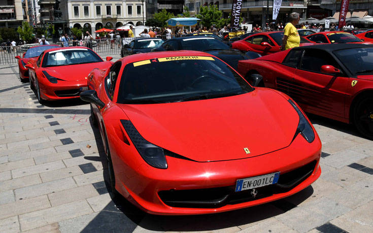 Πλημμύρισε με Ferrari η Κέρκυρα