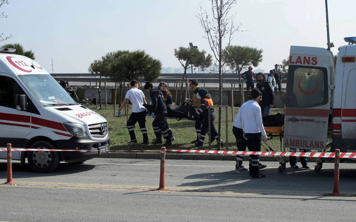 Δυστύχημα με όχημα που μετέφερε παράτυπους μετανάστες στην Τουρκία