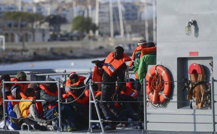 Η Τουρκία συνέλαβε 330 μετανάστες που πήγαιναν στη Λέσβο