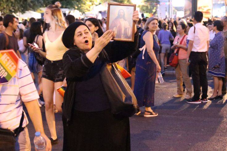Athens Pride 2019: Η Ελένη Λουκά στην πλατεία Συντάγματος