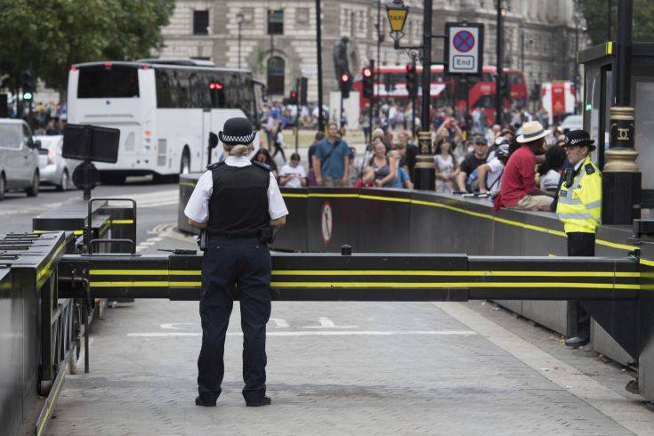 Πέντε συλλήψεις για την ομοφοβική επίθεση εναντίον δύο γυναικών στο Λονδίνο