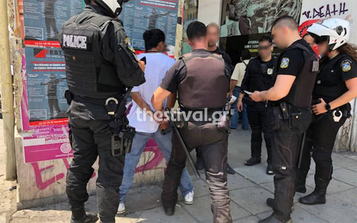 Ένας 20χρονος απειλούσε περαστικούς με λεπίδα στη Θεσσαλονίκη