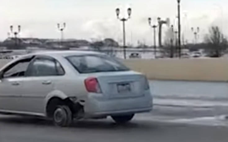 Οδηγώντας αυτοκίνητο χωρίς ρόδα