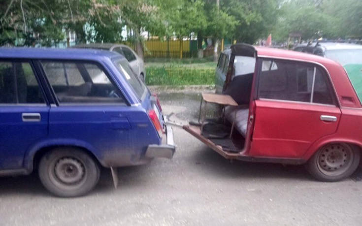 Ρώσοι κυκλοφορούν με ενάμισι αυτοκίνητο