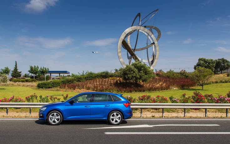 Οδηγούμε το Skoda Scala σε τρεις εκδόσεις του