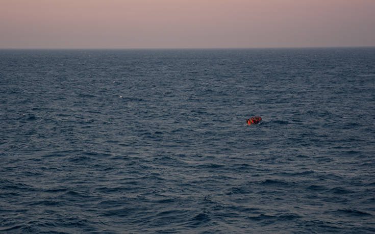 Τουλάχιστον επτά νεκροί σε ναυάγιο πλεούμενου με μετανάστες από το Μαρόκο